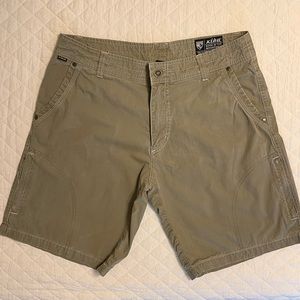 KHUL Vintage Patina Shorts Size 34  Green